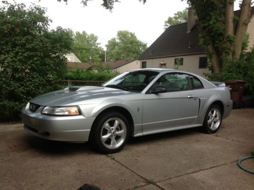 2000 ford mustang low mileage