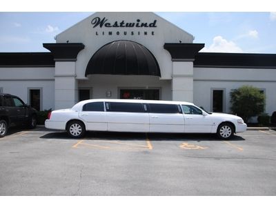 Limo, limousine, lincoln, town car, 2005, stretch, exotic, mega stretch, white