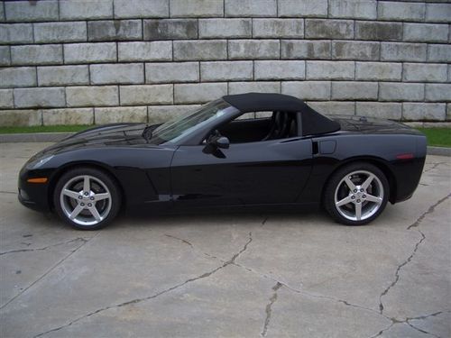 2005 chevrolet corvette *black*  low miles *extras included*