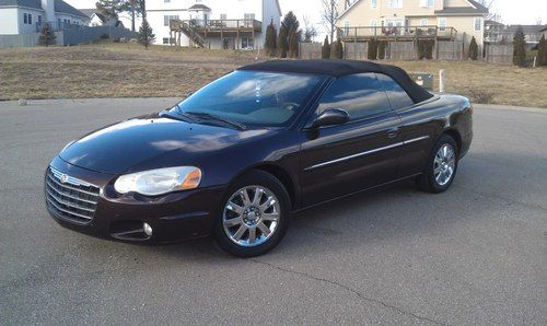 ~~04 sebring limited convertible - rare color - leather/suede - no reserve ~~