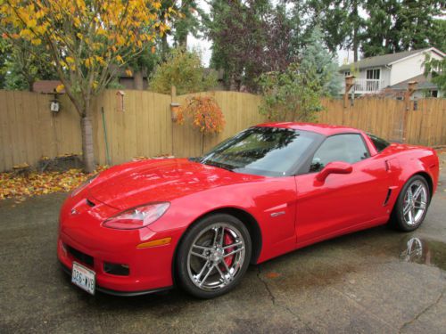 Only 4k miles, victory red w/ebony interior, 2lz preferred equip. group, navig.