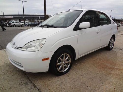 2001 toyota prius,61k! brand new batterys! clean car!! wow! best deal out there!