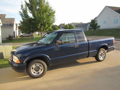 2000 gmc sonoma sls extended cab - excellent condition  v-6  auto - no rust-