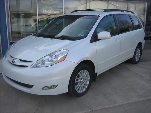 Toyota sienna xle awd no reserve with dvd leather drives 100%