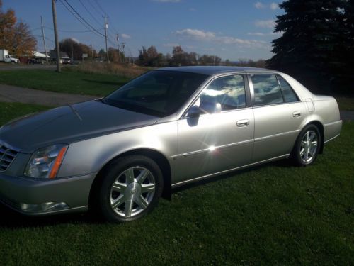 2006 cadillac dts very clean must see!! no reserve auction!!!