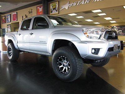 13 tacoma double cab silver back up camera only 3k miles new lift rims and tires
